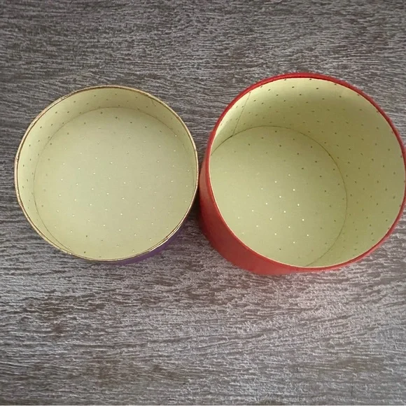 Kate Spade Round Gift Box, Purple and Red with Gold Accent. Jewelry Storage - Picture 3 of 5